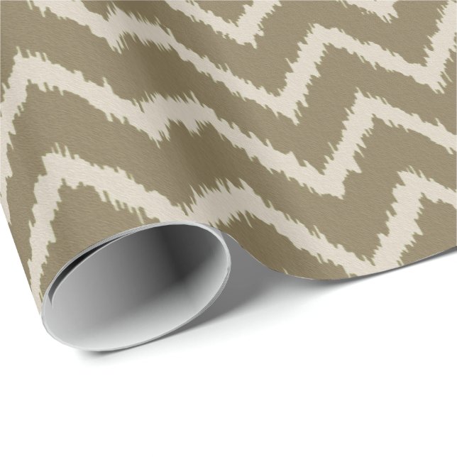 Ikat Zickzack Pattern - Taupe tan und Beige Geschenkpapier (Rolleneckpunkt)