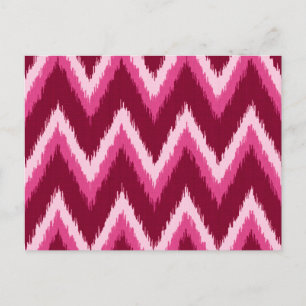 Ikat Zickzack Stripes - Burqundy, Rose und Rosa Postkarte