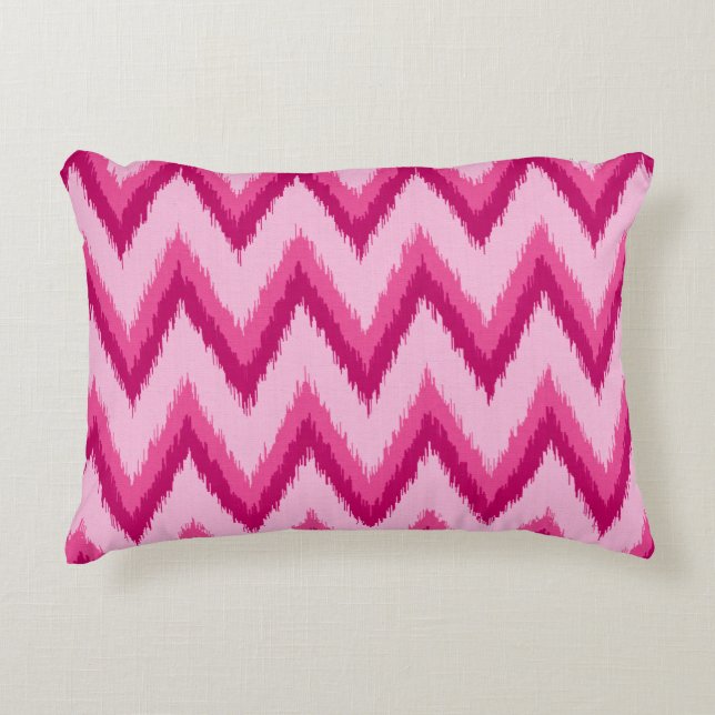 Ikat Zickzack Stripes - Fuchsia und Pink Dekokissen (Vorderseite)