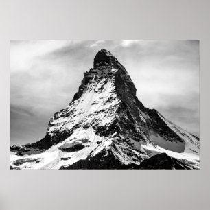 Ikonenhafter alpiner Berg Matterhorn im Schwarzen Poster