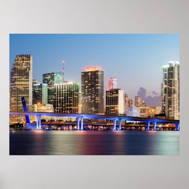 Illuminated skyline of downtown Miami at dusk Poster (Vorne)