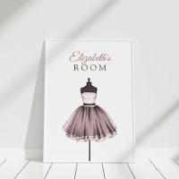 Illustration nach Maß, Kleid auf Mannequin