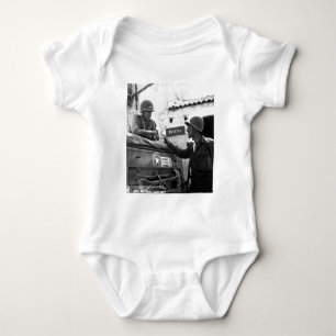 Im Allgemeinen George S. Patton und Oberst Lyle Baby Strampler