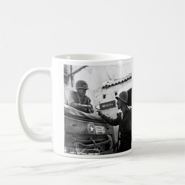 Im Allgemeinen George S. Patton und Oberst Lyle Tasse (Links)