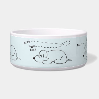 Im Alter eines Hundes Napf