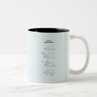 Im Alter eines Hundes Zweifarbige Tasse