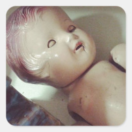 Im antiken Ladenfach. Quadratischer Aufkleber