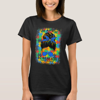 Im April tragen wir blaues unordentliches Lehrer-A T-Shirt
