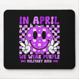 Im April tragen wir Lila für militärische Kinder L Mousepad