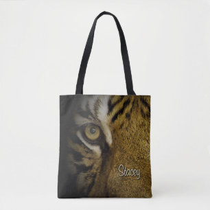 Im Auge einer Tiger-Monogramm