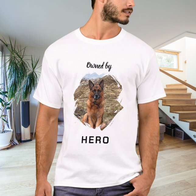 Im Besitz von Hund Foto Spaß T-Shirt (Von Creator hochgeladen)