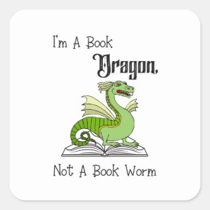 Im Buchdrachen kein T - Shirt eines Buchwurms Quadratischer Aufkleber