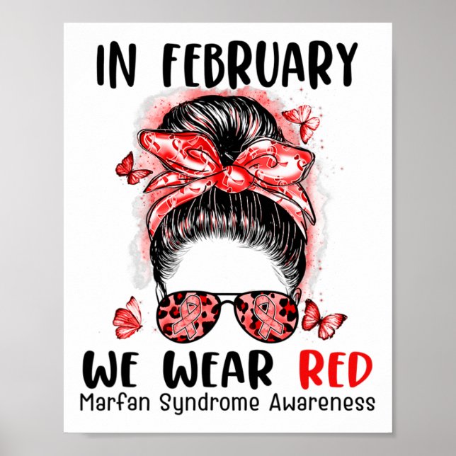Im Februar tragen wir das Red Messy Bun Marfan Syn Poster (Vorne)