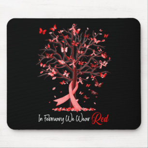 Im Februar tragen wir eine rote Baumstämme-Schleim Mousepad