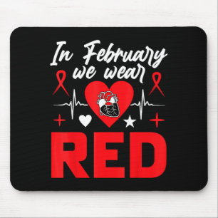 Im Februar tragen wir rotes T-Shirt zur Sensibilis Mousepad