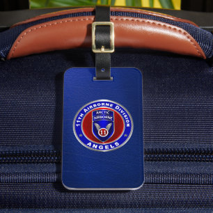 im Flugzeug Abteilung Gepäckanhänger