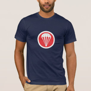 Im Flugzeug Artillerie-T - Shirts