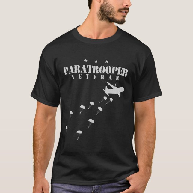 Im Flugzeug Fallschirmjäger-Infanterieabteilung T- T-Shirt (Vorderseite)