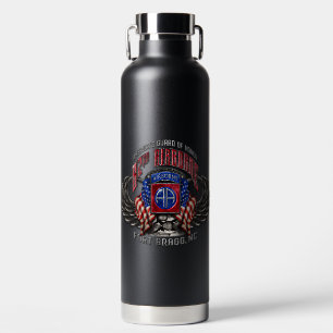 im Flugzeug Fort Bragg Black 32 oz Flasche