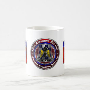 im Flugzeug Geschäftsbereich Bekämpfungsbrigade im Kaffeetasse