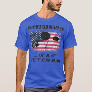 Im Flugzeug Infanterie-Fallschirmjägertochter T-Shirt