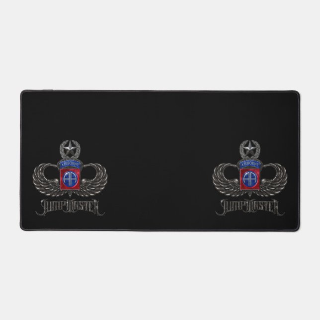im Flugzeug Jumpmaster Black Desk Mat Schreibtischunterlage (Vorderseite)