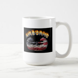 Im Flugzeug Luftangriffsflüge Tasse