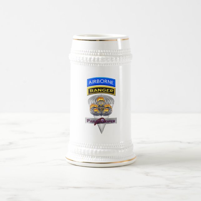 Im Flugzeug Ranger Master Flaming Parachutist Flüg Bierglas (Mittel)