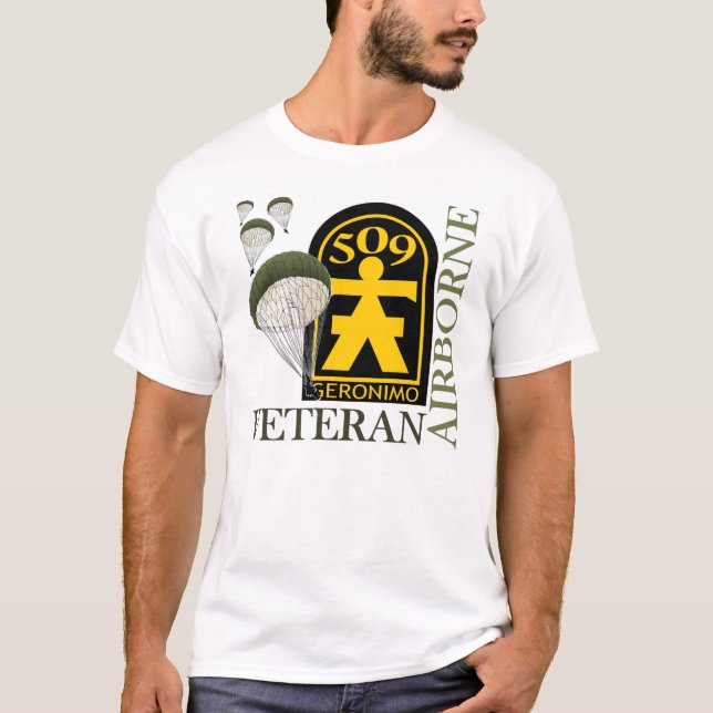 Im Flugzeug Veteran - 509. PIR T-Shirt (Vorderseite)