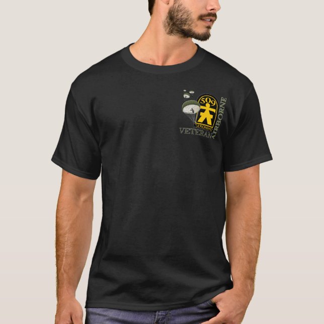 Im Flugzeug Veteran - 509. PIR T-Shirt (Vorderseite)