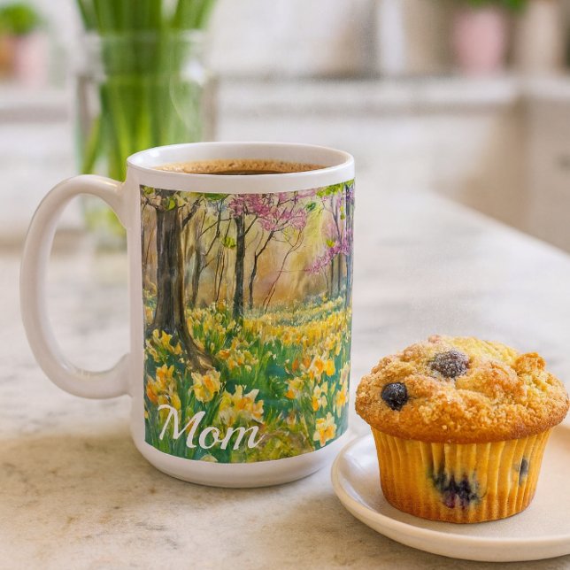 Im Frühling blühende Osterglocken Mama  Kaffeetasse (Mom’s forest mug with daffodils a warm, nature-inspired gift for spring mornings and Mother’s Day.)