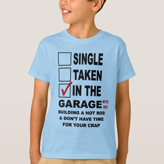 IM GARAGEN-(MIT VATER) GEBÄUDE EIN FRISIERTES AUTO T-Shirt (Vorderseite)