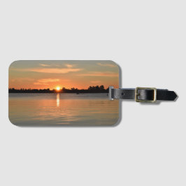 Im Gepäckanhänger des Sonnenuntergangs festgehalte