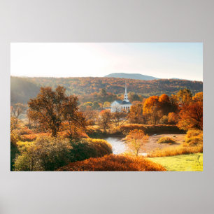 Im Herbst wird der Morgen mit farbenfrohen Blätter Poster