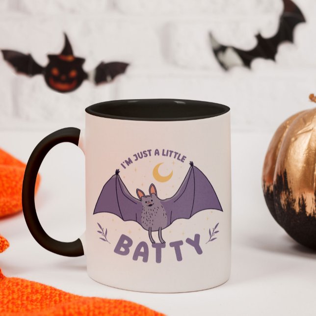 I'm Just A Little Batty Funny Halloween Bat Pun Tasse (Von Creator hochgeladen)
