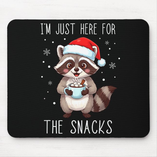 I'm Just Here For The Snacks Christmas Raccoon  Mousepad (Vorne)