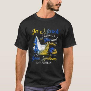 Im März tragen Sie blaugelbe High Heels Schuhe abw T-Shirt