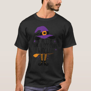 Im medizinischen Assistenzapparat Halloween Matchi T-Shirt