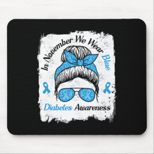 Im November tragen wir eine blaue Messy-Haarart Di Mousepad