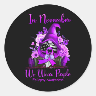 Im November tragen wir Lila Gnome Ribbon Epilepsie Runder Aufkleber