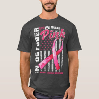 Im Oktober tragen wir ein pinkfarbenes Brustkrebsb T-Shirt
