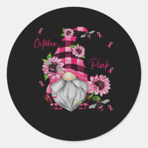 Im Oktober tragen wir Pink Gnome Breast Cancer Awa Runder Aufkleber
