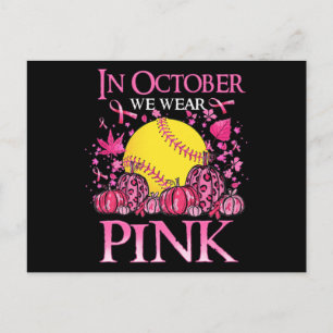 Im Oktober tragen wir Pink Softball BreastCancer A Postkarte