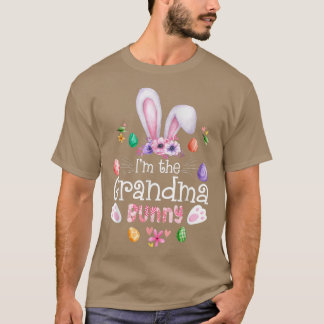 Im Osterfeiertag des Ostertages im Bunny Shirt Oma