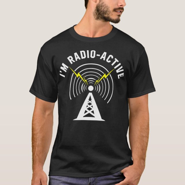 Im Radio aktiv mit Tower Antenna Funny Ham T-Shirt (Vorderseite)