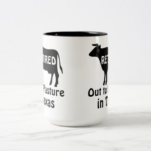 Im Ruhestand auf der Weide in Texas Lustige Kuh Zweifarbige Tasse
