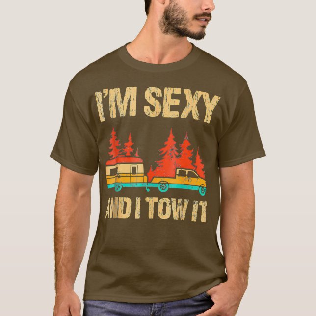 Im Sexy und ich zog es Bigfoot Camp Trees Wanderun T-Shirt (Vorderseite)