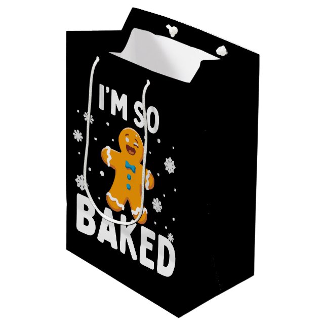 I'm So Baked Gingerbread Man Christmas Cookie Bake Mittlere Geschenktüte (Vorderseite Schrägansicht)
