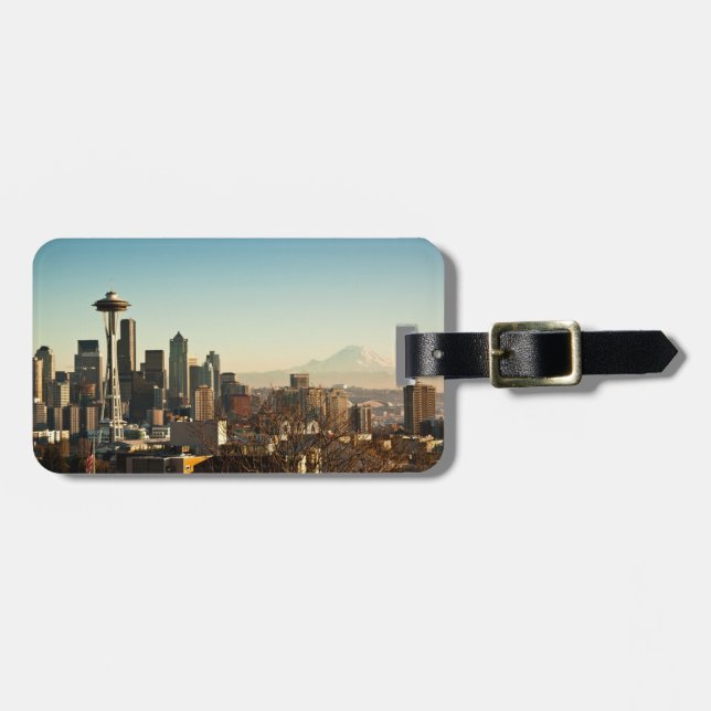 Im Stadtzentrum gelegene Seattle-Skyline und Gepäckanhänger (Vorderseite horizontal)