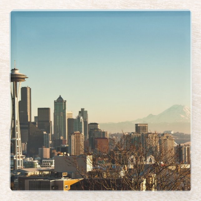 Im Stadtzentrum gelegene Seattle-Skyline und Glasuntersetzer (Vorderseite)